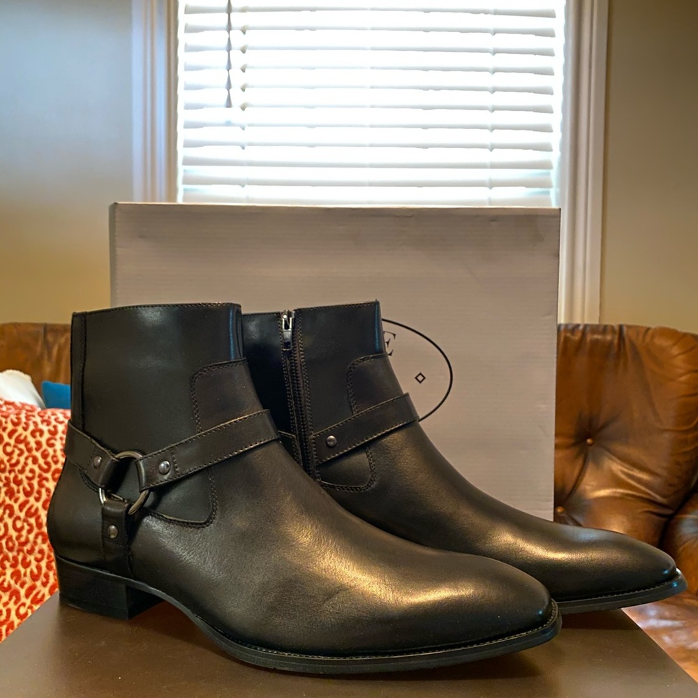 New in box steve madden harness boots